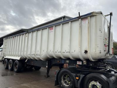 General Trailer Tri-Axle Bulker Tipper Trailer